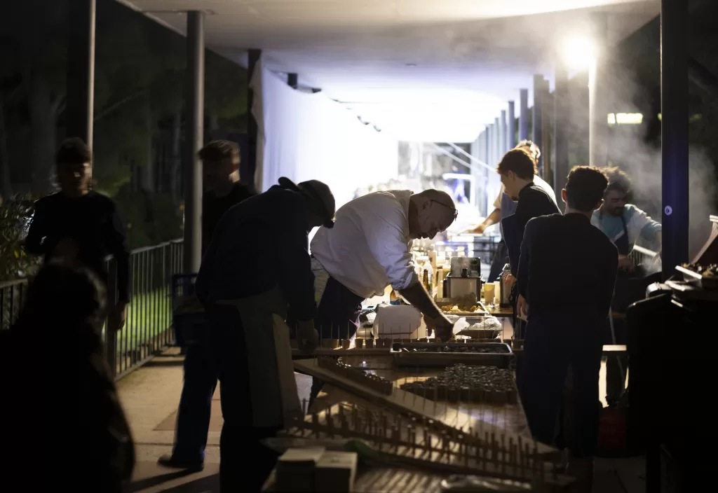 LE BANQUET DES LUCIOLES (perché)