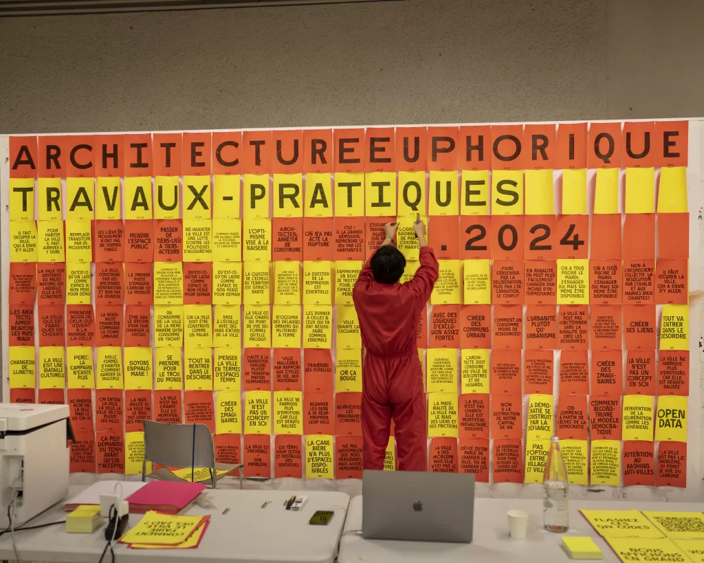 UN ATELIER DE TRAVAUX-PRATIQUES